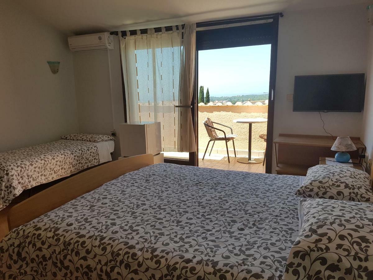 Rooms Siesta Poreč Exteriör bild