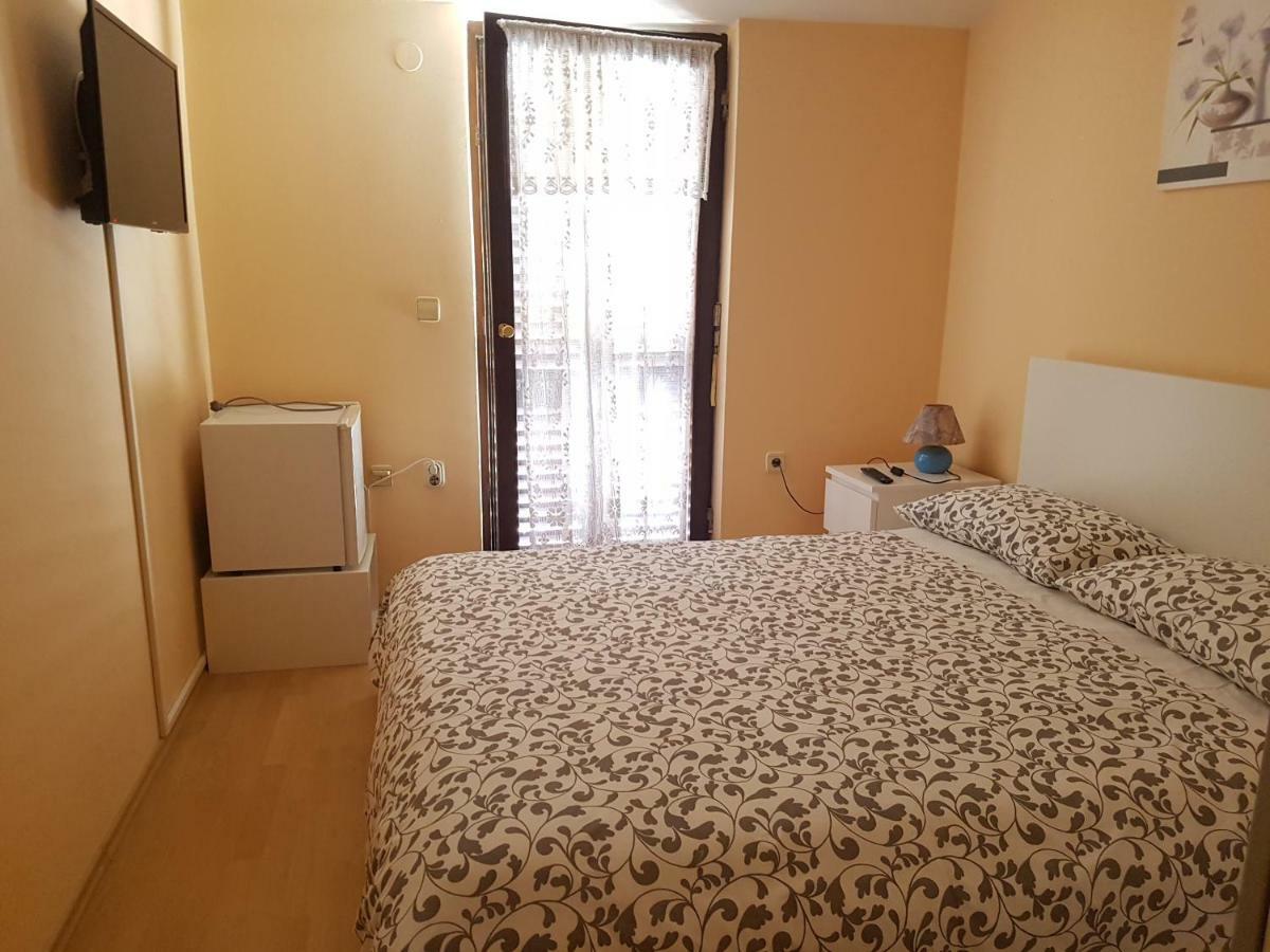 Rooms Siesta Poreč Exteriör bild