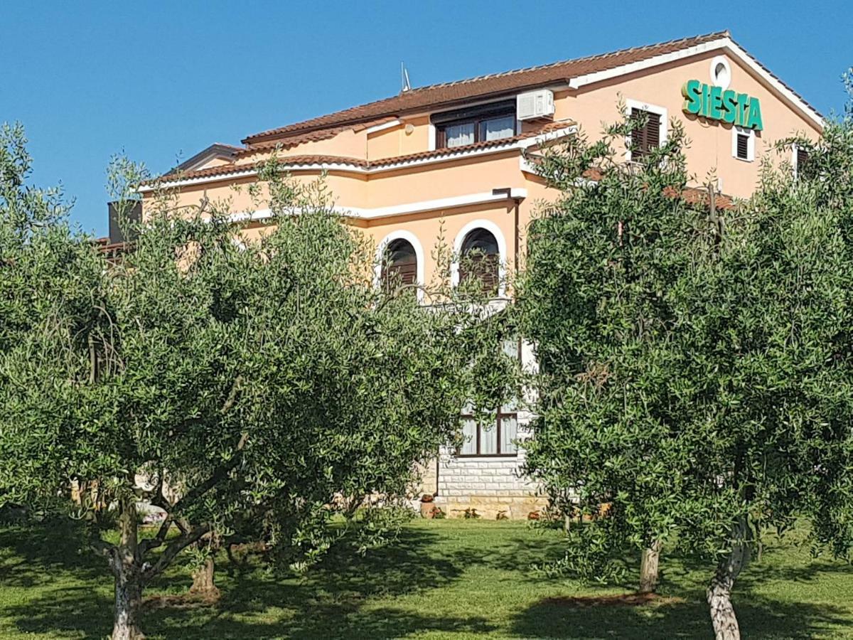 Rooms Siesta Poreč Exteriör bild