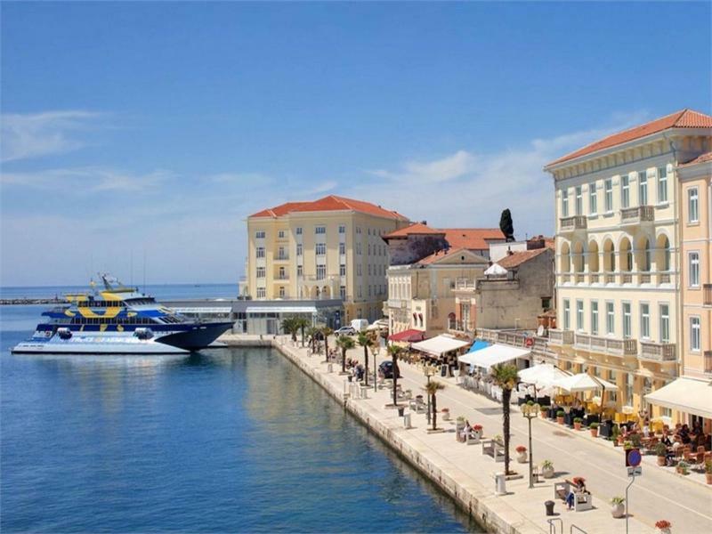 Rooms Siesta Poreč Exteriör bild